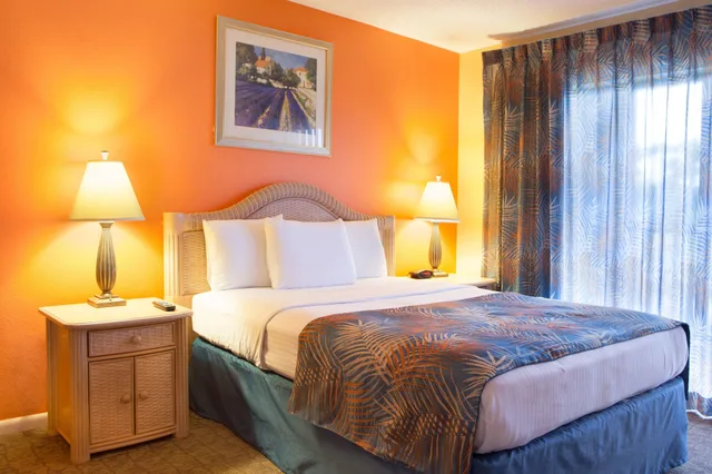 جناح بسرير كينج وسرير كوين بغرفتي نوم مع أريكة، Legacy Vacation Resorts - Palm Coast 5/10