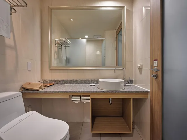 غرفة ديلوكس اقتصادية بسريرين منفصلين، Ramada Hotel & Suites by Wyndham Seoul Namdaemun 7/7