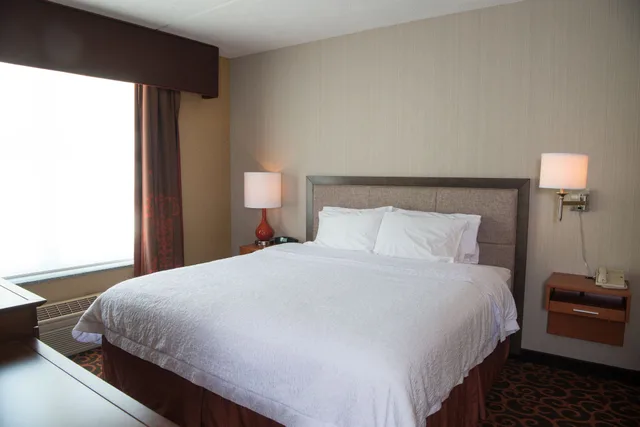 جناح تنفيذي بسرير كينج مع أريكة، Hampton Inn Deadwood At Tin Lizzie Gaming Resort Sd 4/10