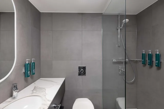 غرفة بريميوم بسرير مزدوج، Hilton Duesseldorf 3/3