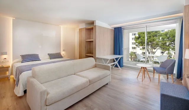 Junior Suite, Twin Beds, Pool View, Hipotels Bahia Cala Millor - Adults Only 1/4