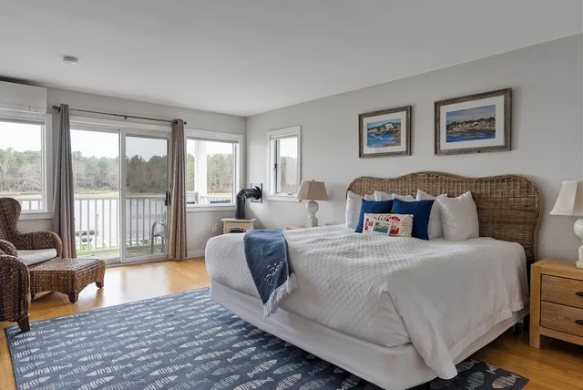 Premium, King Bed, Port Side, Water View, Nonantum Resort 1/4