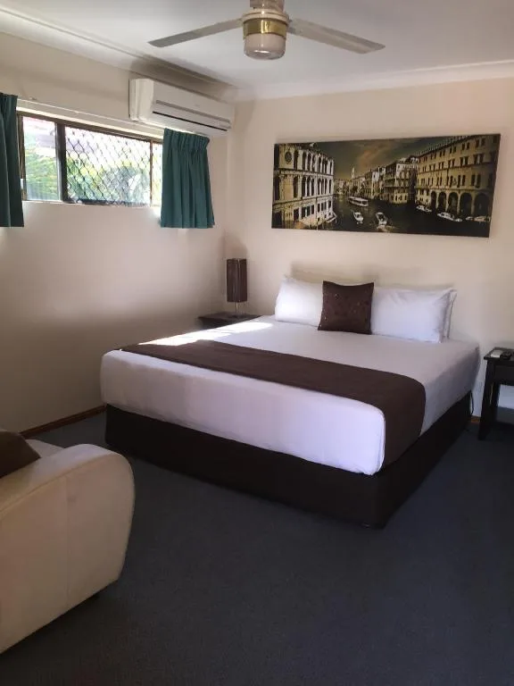 غرفة ديلوكس بسرير كينج، Aspley Carsel Motor Inn 3/4