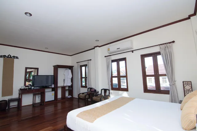 غرفة غراند بسرير كينج، Luang Prabang Legend Hotel 1/2