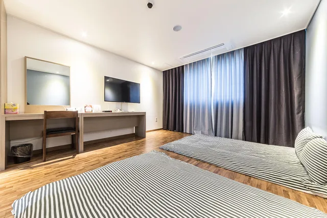 Ondol، Sea & Moon Tourist Hotel 1/2
