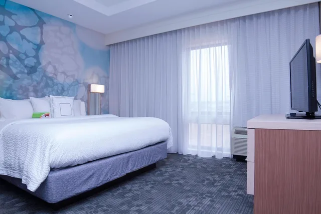 غرفة بسرير كينج مع أريكة لذوي الإعاقة، Courtyard Jackson Airport Pearl 2/5