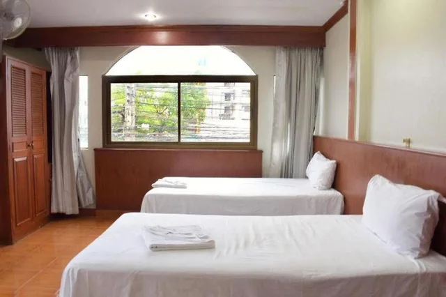 غرفة ثلاثية بشرفة، Centre Point Patong 1/8