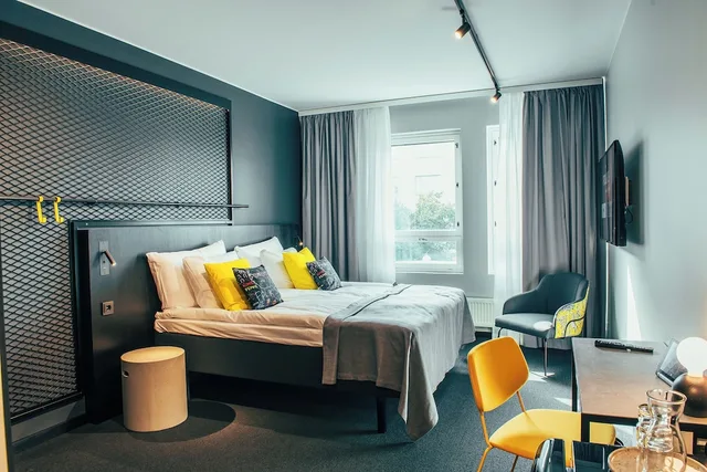 Duo, King Bed، The Folks Hotel Konepaja 3/5