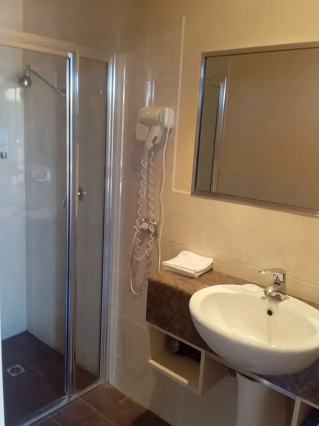 Upstairs, Standard, Queen Bed، DESERT SAND MOTOR INN 1/1
