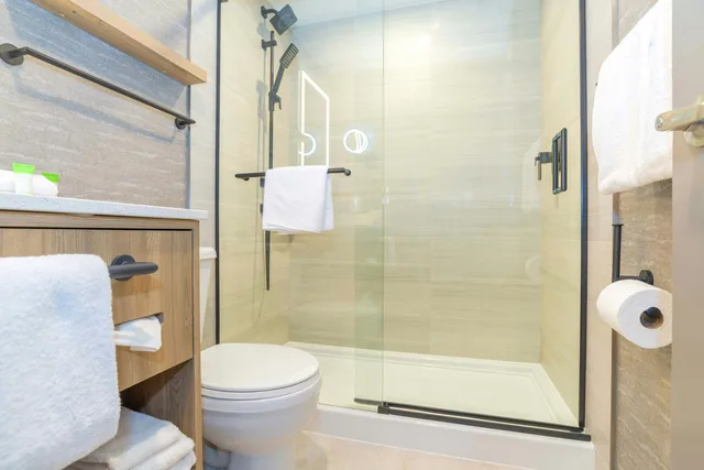 جناح بسرير كينج مع أريكة بمطبخ، Sandman Suites Surrey Guildford 4/6