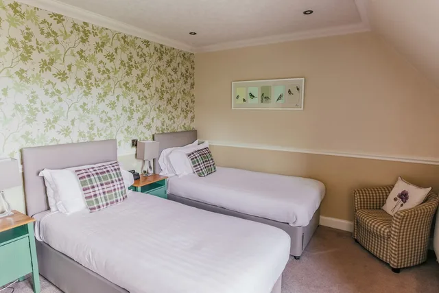 غرفة كلاسيكية بسريرين منفصلين بإطلالة، Braid Hills Hotel 1/4