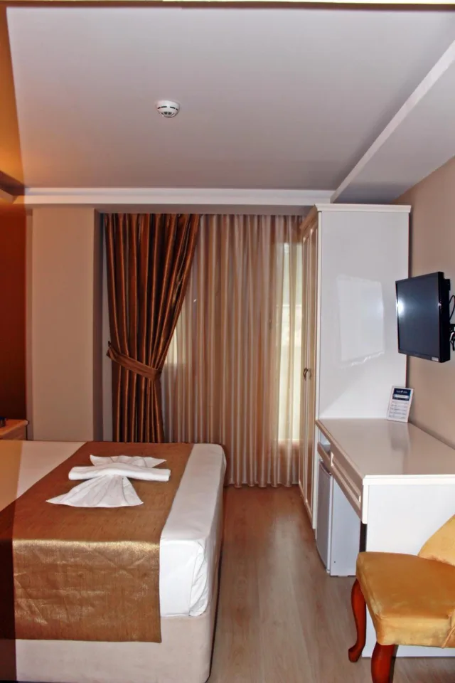 Deluxe, Double Bed, Side Sea View, Feza Otel 2/5