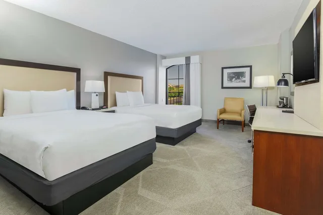 غرفة بسريرين كوين بإطلالة على المدينة، Doubletree By Hilton Austin University Area 1/4