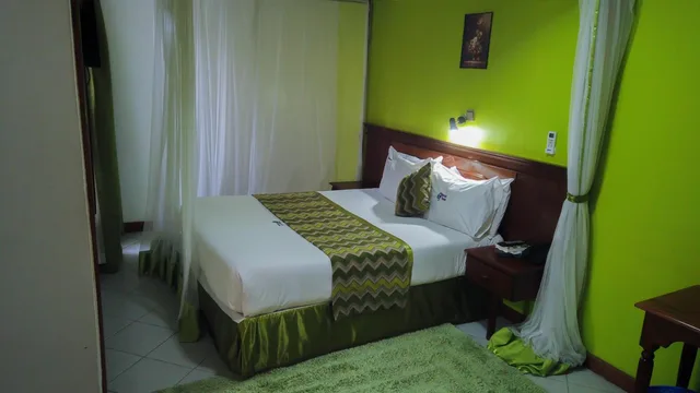 غرفة سوبيريور بسرير مزدوج بشرفة، 67 Airport Hotel 7/10