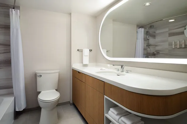 غرفة بسريرين كوين، Marriott Long Beach Downtown 2/3