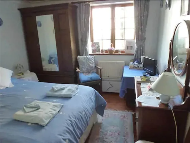 غرفة بسرير مزدوج، Burton Farmhouse 1/1