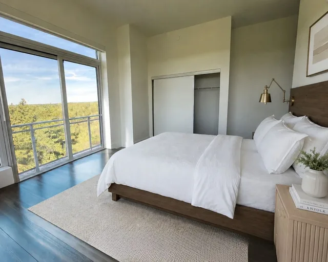 Signature, Penthouse, 1 King and 2 Queen Beds, Muskoka Bay Resort 2/3