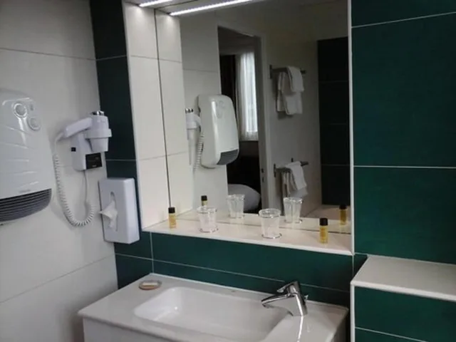 غرفة كومفورت بسرير مزدوج، Hotel Carmin 6/8