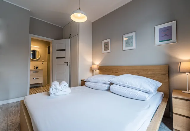 استوديو كلاسيكي بسرير كوين بإطلالة على الفناء، City Lights Apartments 3/5