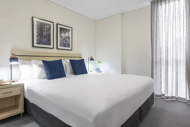 شقة بسرير كينج وسرير كوين بغرفتي نوم، Oaks Brisbane Festival Suites 2/8