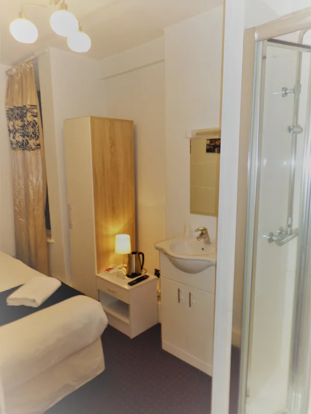 غرفة قياسية مفردة بحمام مشترك، Lancaster Court Hotel 2/3