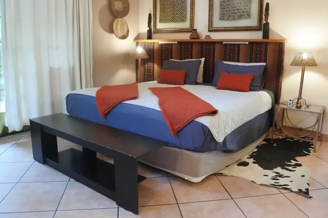 غرفة إليت بسرير كينج، Cherry Tree Cottage Linden Bed And Breakfast 1/3