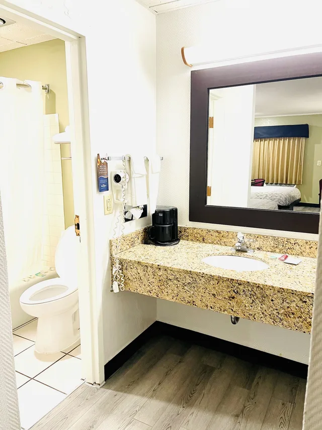 Studio, King Bed, Pool View, Baymont by Wyndham El Dorado 2/2