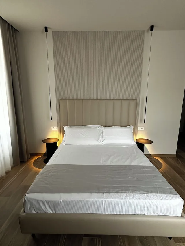 غرفة كومفورت بسرير كوين بإطلالة على المدينة، Aparthotel Durini 2/8