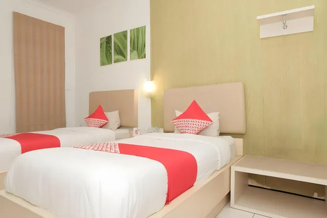 غرفة سوبيريور بسريرين منفصلين، Ebizz Hotel Jember 1/2