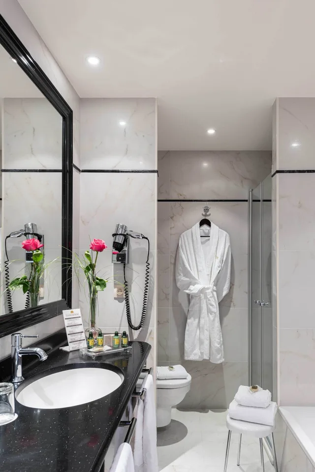 Prince Henry, Family Suite, 3 Beds، Grand Hotel Casselbergh 5/5