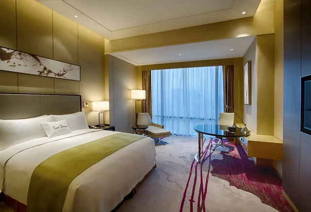 Doubletree, Guest Room, King Bed، Doubletree By Hilton Heyuan 2/8
