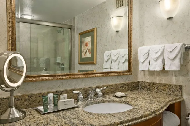 جناح بسرير كينج بشرفة، HILTON TUCSON EAST 4/5