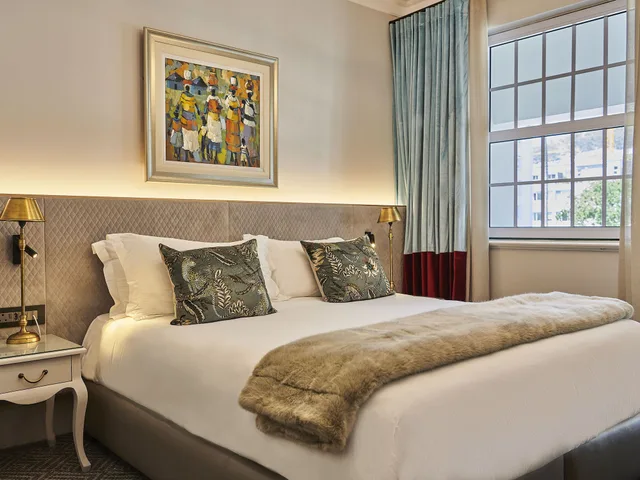 Classic Room, The Winchester Hotel 4/10