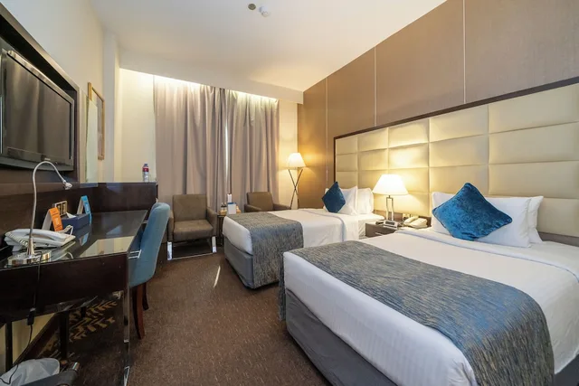 غرفة ديلوكس بسريرين منفصلين للمدخنين، Howard Johnson by Wyndham Bur Dubai 1/2