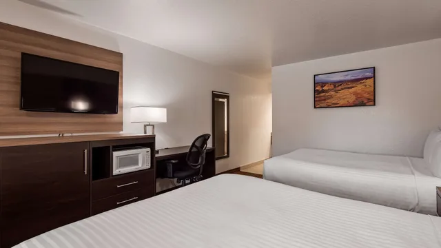 غرفة قياسية بسريرين كوين، Best Western Santa Rosa Inn 3/10