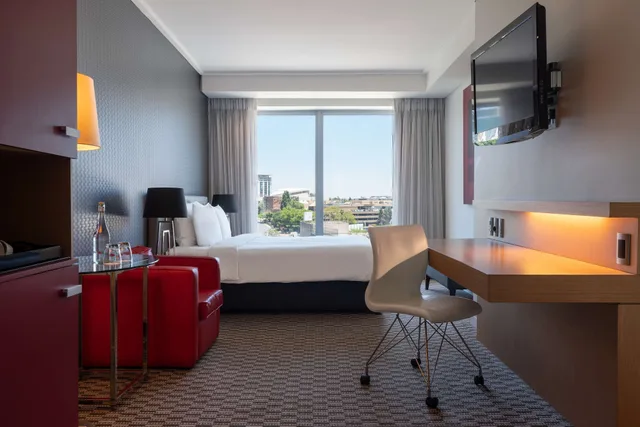 Sandton, Superior, King Bed, City View، Radisson Blu Gautrain 8/10