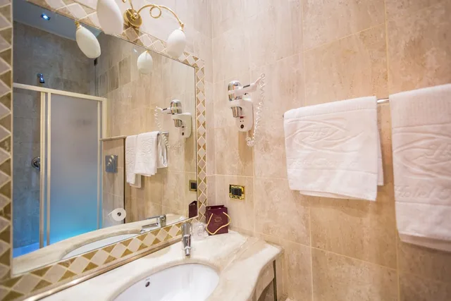 Classic, Triple, 1 Queen and 1 Single Bed, Hotel Fiorella 4/4