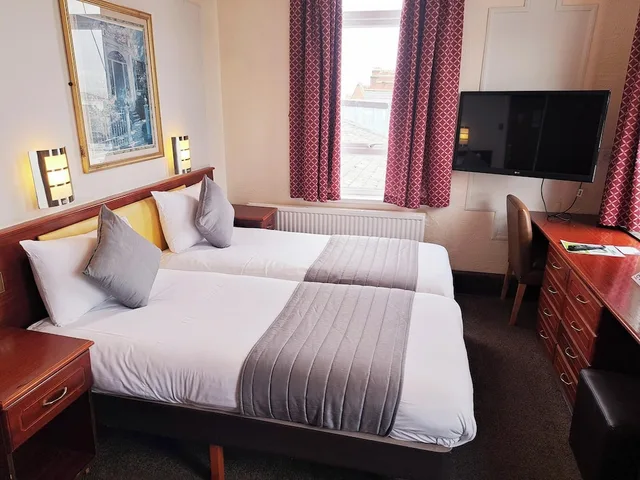غرفة قياسية بسريرين منفصلين، Scarisbrick Hotel Southport 1/3