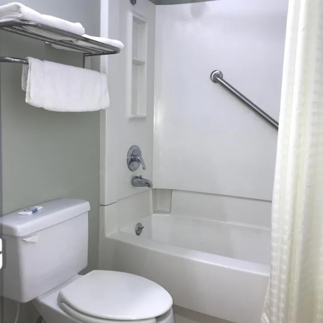 Room, 2 Double Beds, Smoking, Americas Best Value Inn Manchester TN 3/4