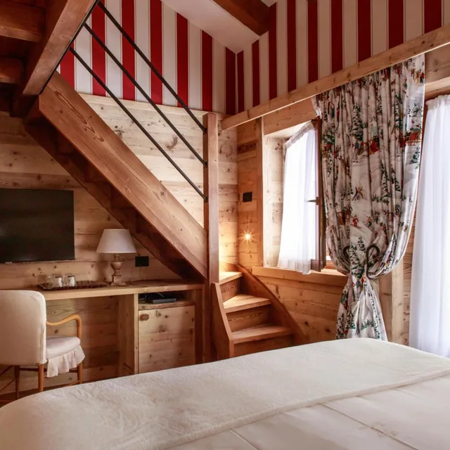 Family, Two Story, Balcony، AUBERGE DE LA MAISON 9/10
