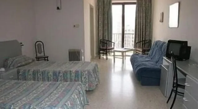 غرفة قياسية بسرير مزدوج بإطلالة على البحر، Roma Hotel 1/1