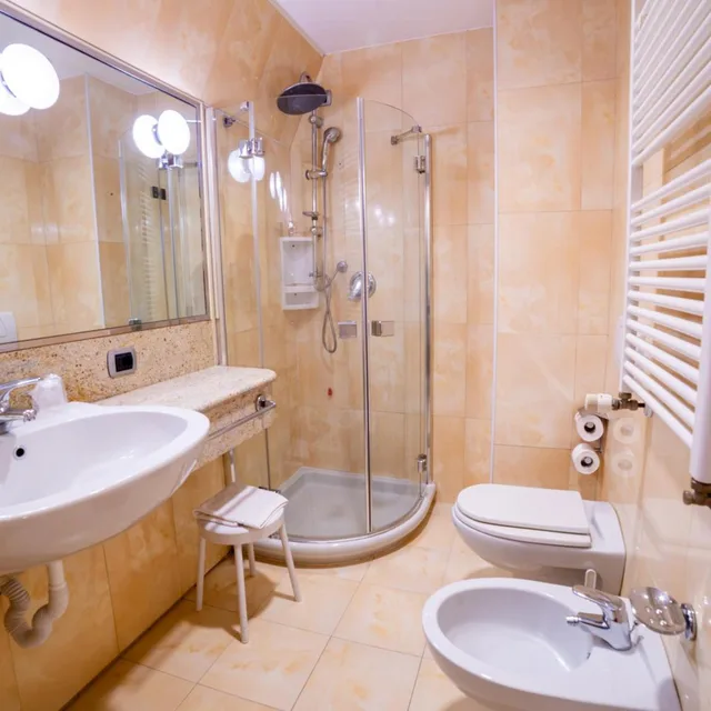 غرفة مفردة، Tiffany Hotel Milano 5/9
