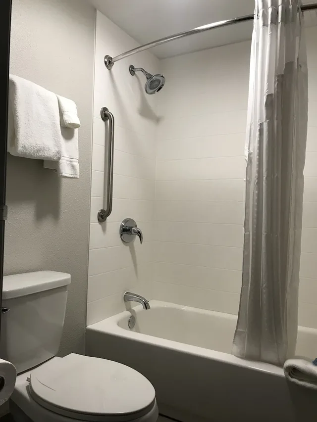جناح بسريرين كوين، Holiday Inn Express Allentown North 3/4