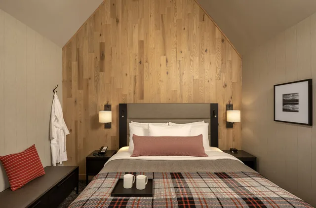 1 Bedroom, Summit, Suite, King Bed, Sofa، Peaks Hotel & Suites 2/10