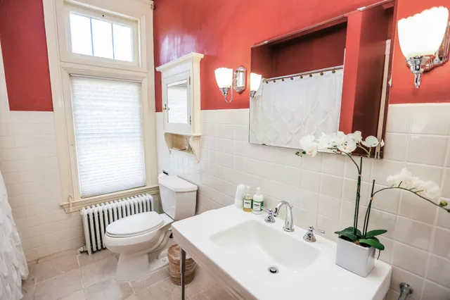 Grand, Mansion, King Bed, Panoramic Mountain View، Wilburton Inn 4/7
