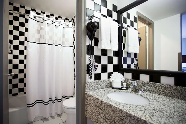 جناح بسرير كينج بغرفة نوم واحدة، Best Western River North Hotel 3/4