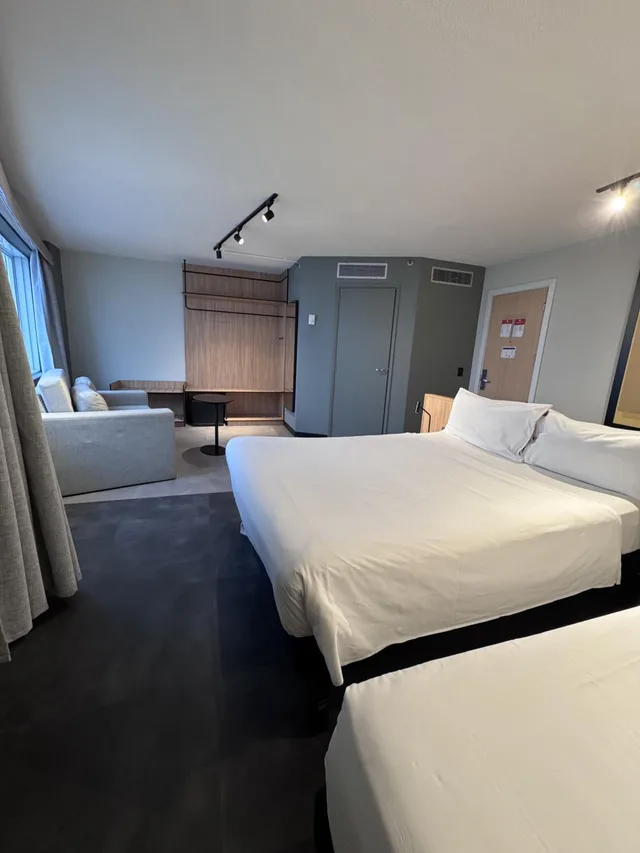 غرفة سوبيريور بسريرين مزدوجين مع أريكة، Ibis Sao Paulo Congonhas 1/1