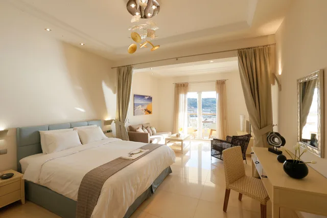 Senior, Suite, Sea View، Pictures Suites 1/2