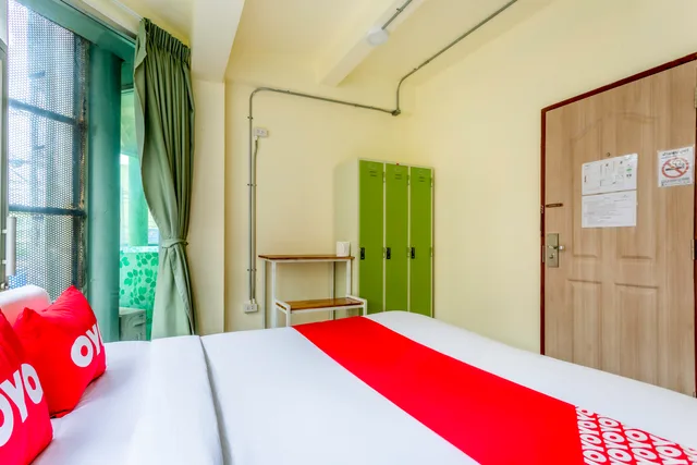 Private, Double Bed, Shared Wing، OYO 928 Leaf Hostel 2/5