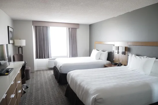 Executive, King Bed, 2 Queen Beds, Best Western Plus Vancouver Airport Hotel 4/9